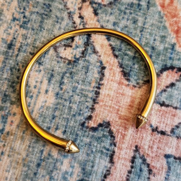 Michael Kors Arrow Gold Cuff Bracelet - Picture 1 of 1
